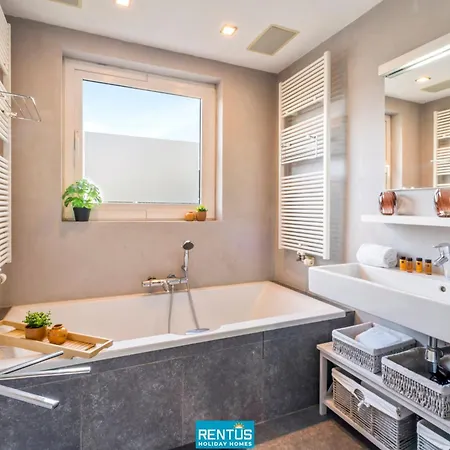 Semesterbostad Pippa - House On A Short Walk From The